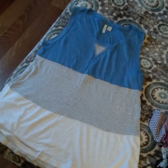 Sleeveless tee - Picture 1 of 2